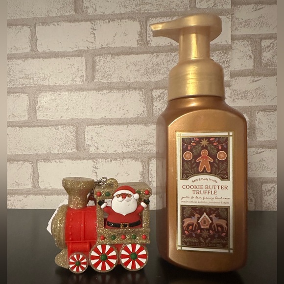 Bath & Body Works Cookie Butter Truffle Soap + Santa Train pocketbac holder - Picture 1 of 2